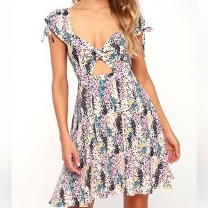 Free People | “Miss Right” Skater Dress | Short Sleeve, V neck cut out | Size S